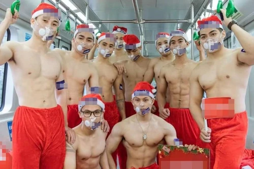 Sở VH&TT Hà Nội sẽ xử lý nhóm thanh niên quảng cáo phản cảm trên tàu điện Cát Linh – Hà Đông