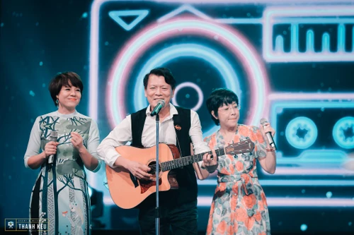 "Quán thanh xuân" khơi gợi ký ức về thời kỳ hoàng kim của băng đĩa nhạc