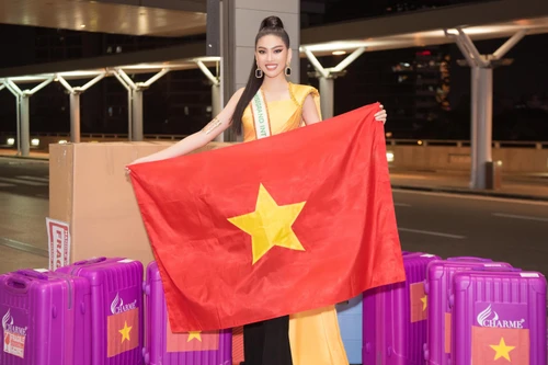 Á hậu Ngọc Thảo mang gần 150kg hành lý dự thi quốctế