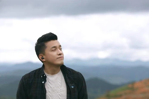 Lam Trường tái xuất trong MV “Tái sinh yêu thương”