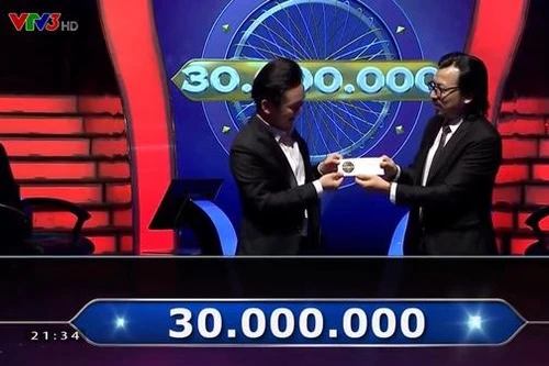 MC Hạnh Phúc tặng 30 triệu đồng tiền thưởng “Ai là triệu phú”