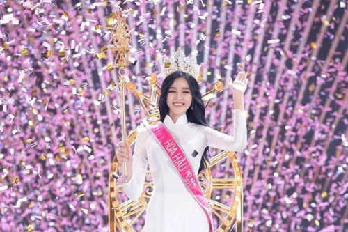 Đỗ Thị Hà sẽ sang Puerto Rico để thi “Miss World 2021”