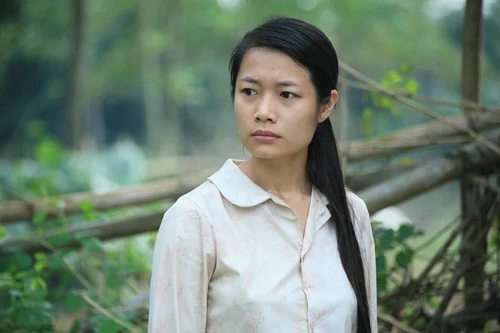 Nữ diễn viên đóng “Thương nhớ ở ai” lại khiến dư luận phẫn nộ