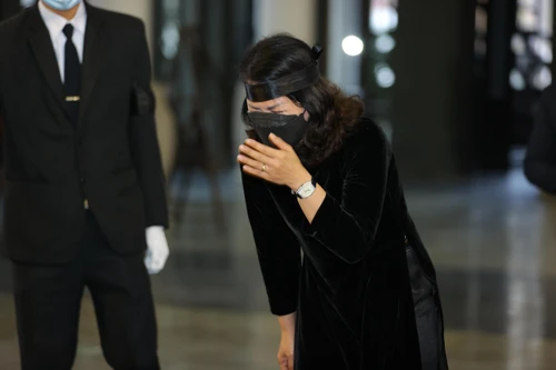 Những hình ảnh nghẹn ngào tại lễ tang nhạc sĩ Phú Quang 