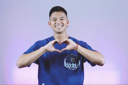 Từ Đức, ca sĩ Trọng Hiếu ra MV cổ vũ tinh thần Việt Nam chống dịch Covid-19