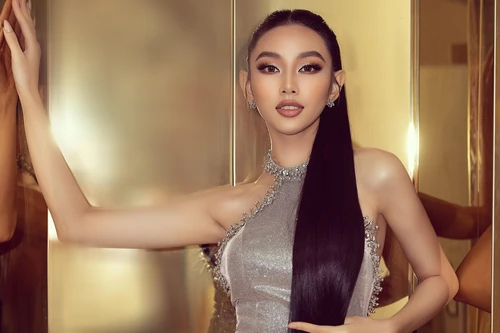 Thùy Tiên lý giải về việc mặc váy dạ hội màu đen đi thi quốc tế