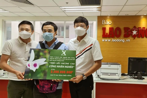 Quyền Linh và bạn bè ủng hộ 2,2 tỷ mua vaccine cho người nghèo