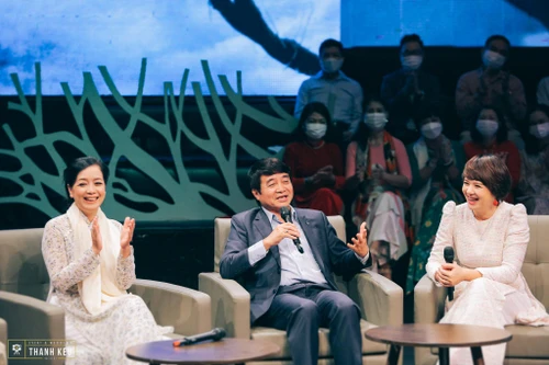 NSƯT Chiều Xuân cùng nhiều khách mời kể kỷ niệm về mùa đông tại "Quán thanh xuân"