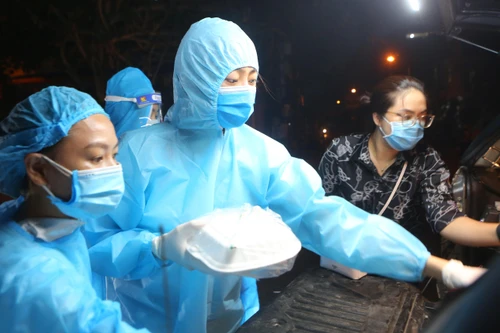 Dàn Hoa hậu tham gia chiến dịch “Triệu bữa cơm - Hà Nội nghĩa tình”