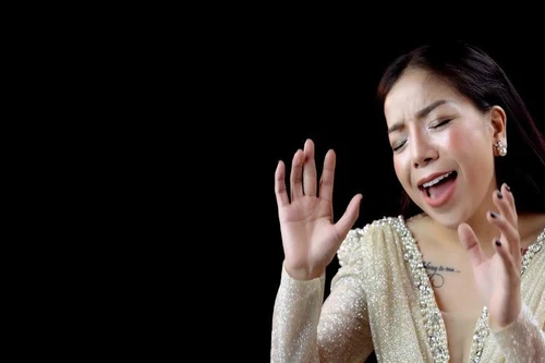 Ca sĩ Minh Chuyên: Người đàn bà trong tôi bật khóc khi "chạm" phải "Khúc mùa thu"