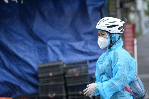 “Sao” Việt tiếp tục chung sức hỗ trợ TP.HCM chống dịch