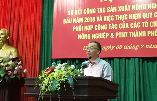 Vắng họp không lý do, lãnh đạo nhiều quận huyện Hà Nội bị phê bình