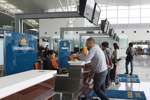 Nhà ga T2 Nội Bài đón chuyến bay đầu tiên