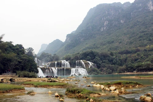 Thác Bản Giốc kỳ vĩ, thiêng liêng