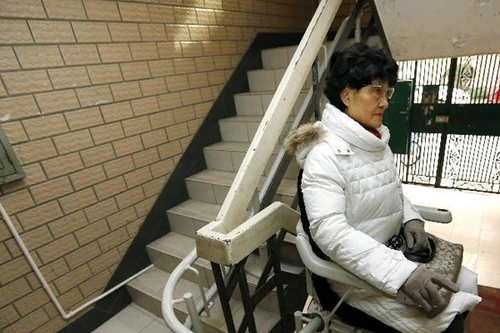 Thang máy ghế ngồi đầu tiên tại Trung Quốc