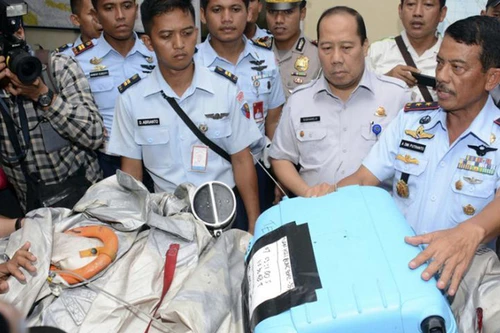 Tai nạn máy bay QZ8501 của AirAsia: Ưu tiên hàng đầu là tìm kiếm thi thể nạn nhân