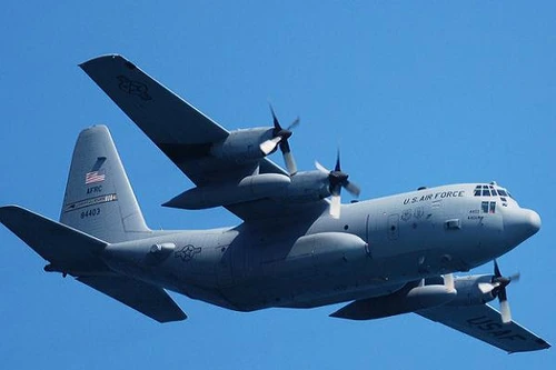 Máy bay quân sự NATO cung cấp hàng bí mật tại miền đông Ukraine