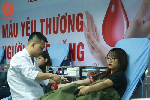 Cộng đồng liên tục đến Viện Huyết học hiến máu mong cứu người