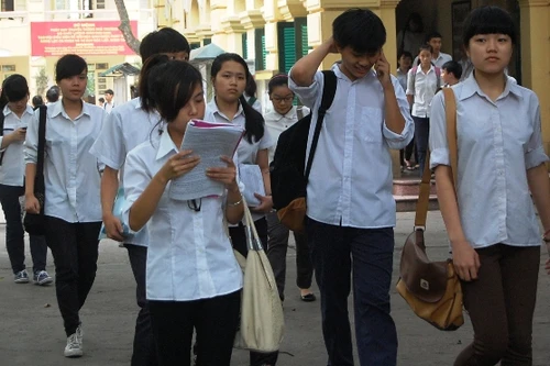 Đăng ký dự thi lớp 10 tăng vọt vào các trường có điểm đầu vào thấp