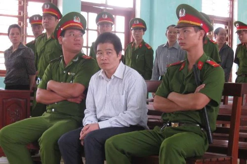 Bước đầu làm rõ hành vi buôn bán 265 bánh heroin của Tàng Keangnam và đồng bọn