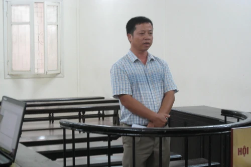 Lĩnh án vì biến thực phẩm "trôi nổi" thành "hàng hiệu"