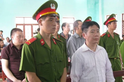 Bắt chước Tàng Keangnam, cán bộ liên bản buôn ma tuý như bán rau