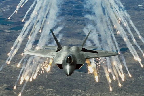 Công nghệ không quân (4): Sống sót và chiến thắng nhờ tính năng bí mật