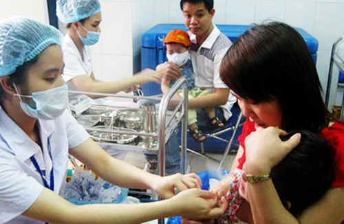 Rút gọn thủ tục cấp khai sinh, thẻ bảo hiểm y tế