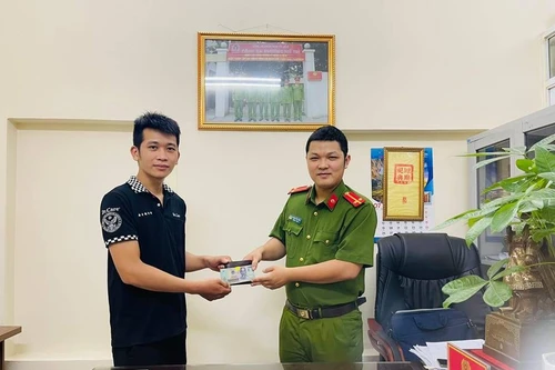 Chuyện Công an phường nỗ lực tìm người trả lại tài sản đánh rơi và tiện ích của hệ thống dữ liệu dân cư quốc gia