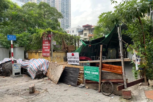 Rào chắn chốt “vùng xanh” ở Hà Nội: Nơi dỡ khẩn trương, nơi bảo phải “duy trì”