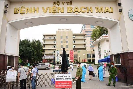 Giám đốc Bệnh viện Bạch Mai lên tiếng vụ hơn 200 nhân viên y tế xin nghỉ việc, chuyển công tác