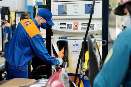 Giá xăng trong nước giảm sâu kỷ lục kể từ đầu năm nay