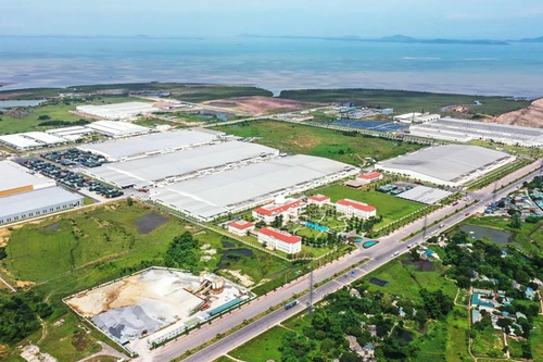 Ký khống hồ sơ bồi thường đất gây thiệt hại, Huyện ủy viên bị khởi tố, khai trừ Đảng