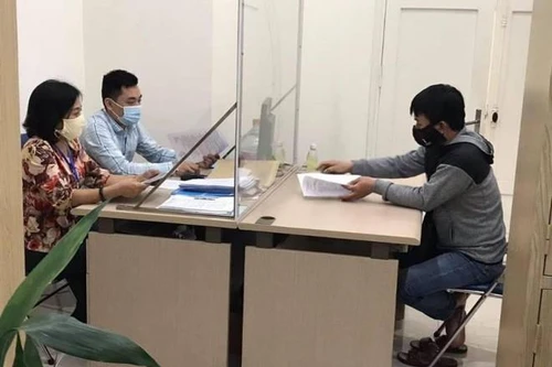 Hai cá nhân bị phạt 15 triệu đồng vì đăng tải thông tin sai sự thật về dịch Covid-19