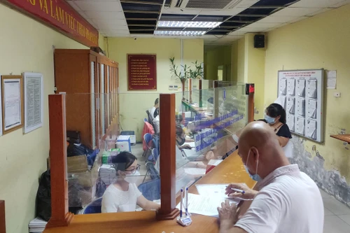 Thực hiện nghiêm giãn cách, phòng Covid-19 tại Văn phòng Đăng ký Đất đai Hà Nội