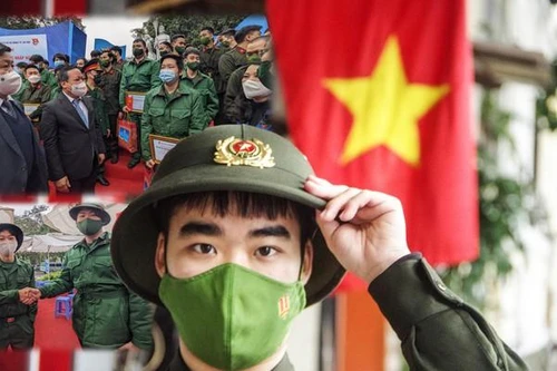 Ấn tượng hình ảnh gặp gỡ động viên thanh niên Thủ đô tình nguyện nhập ngũ năm 2022