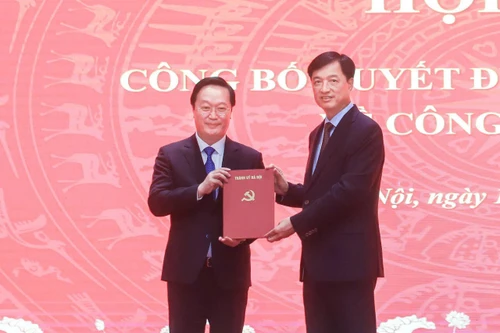 Bí thư Tỉnh ủy Nghệ An Nguyễn Đức Trung làm Phó Bí thư Thành ủy Hà Nội