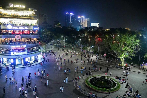 Quận Hoàn Kiếm kiến nghị không tổ chức các giải chạy vào đêm ở không gian đi bộ hồ Hoàn Kiếm