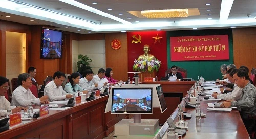 Đề nghị Bộ Chính trị xem xét, thi hành kỷ luật Trưởng Ban Kinh tế Trung ương Nguyễn Văn Bình