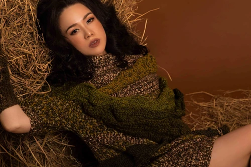 Nhật Kim Anh đẹp lạ chào năm mới