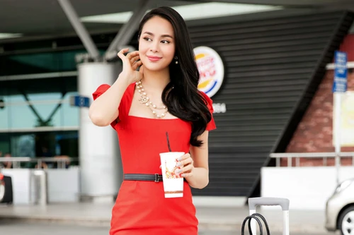 Hoa hậu Điện ảnh Sella Trương nổi bật, hút ánh nhìn ở sân bay