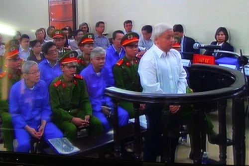 Cựu Phó chủ tịch HĐQT Ngân hàng ACB hầu tòa