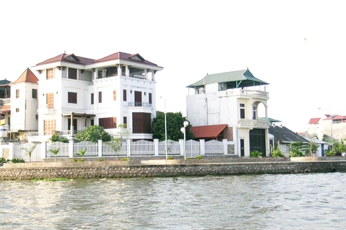 Không xây dựng thêm công trình sát hồ Tây