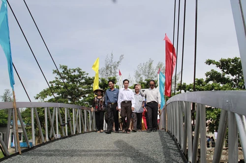 Trà thảo mộc Dr Thanh khánh thành cầu dây văng tại Kiên Giang