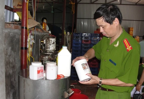 Rùng mình nước tăng lực “STINHP” bổ dưỡng