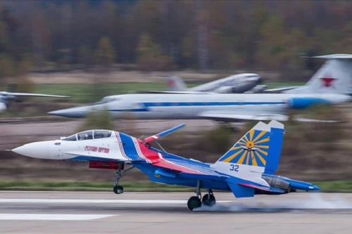 Nga biến tiêm kích Su-30SM hiện đại thành máy bay biểu diễn