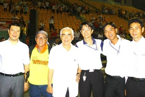 500 người bỗng được sang Singapore xem U23 Việt Nam đá bán kết... miễn phí