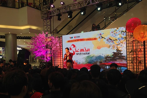 Fan "cháy" hết mình cùng thần tượng Vpop