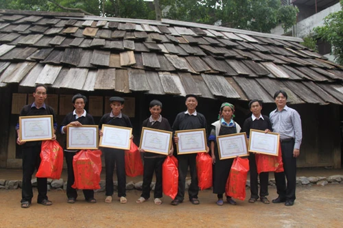 Gặp gỡ, giao lưu với đồng bào Mông ngay giữa Thủ đô Hà Nội