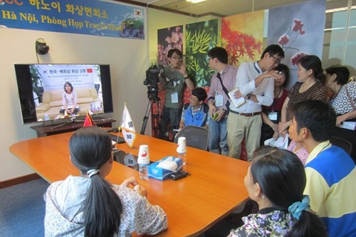 Gia đình Việt-Hàn đoàn tụ…trực tuyến